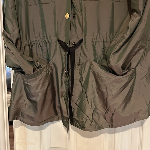 Victoria Sport Hooded Jacket only worn once - Picture 3 of 4